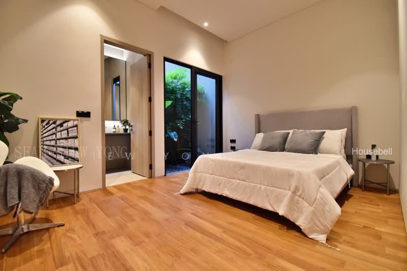 Private Oasis on Hillcrest Road, S$ 14,880,000 (可协商价格), 6,765 sqft, 有地 - Semi-Detached House