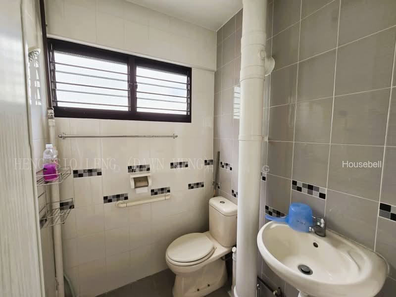 206 Yishun Street 21, S$ 420,000, 721 sqft, HDB - 3 NG