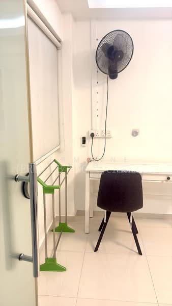 342 Tampines Street 33, S$ 900 /mo, 120 sqft, HDB - 4 A
