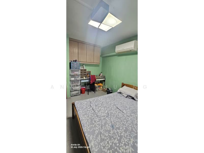 845 Woodlands Street 82(5)