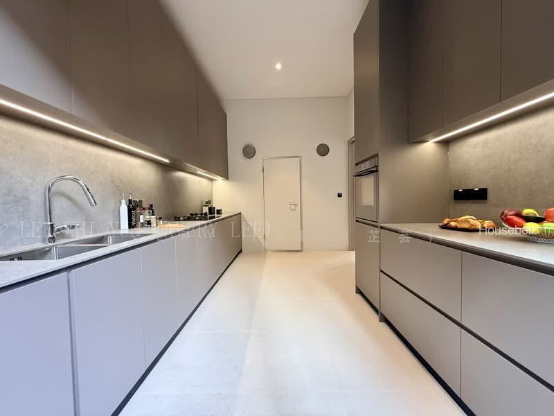Hillcrest Road Brand New(5)