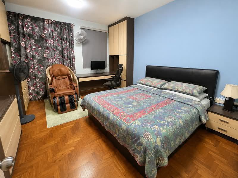 3 storey terrace house for sale @ Loyang Rise, S$ 2,500,000 (Starting From), 2,951 sqft, Landed - Terraced House