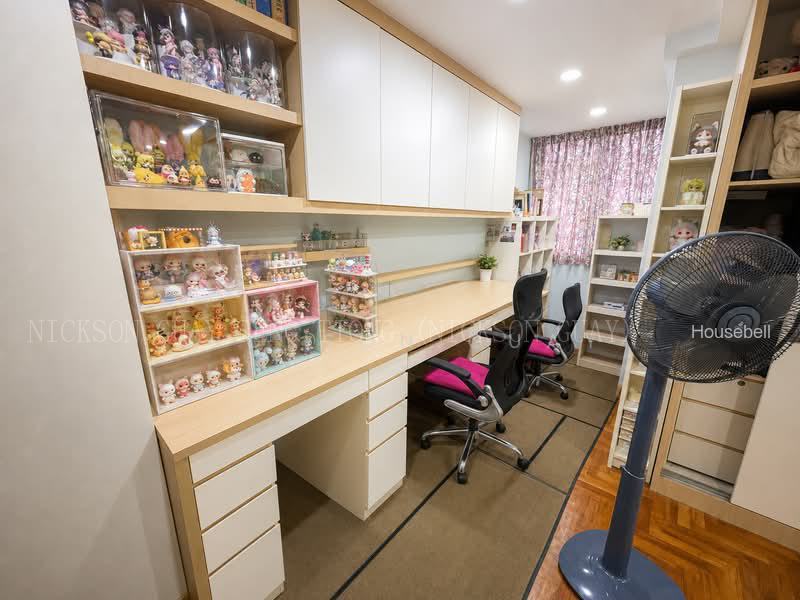 3 storey terrace house for sale @ Loyang Rise, S$ 2,500,000 (Starting From), 2,951 sqft, Landed - Terraced House