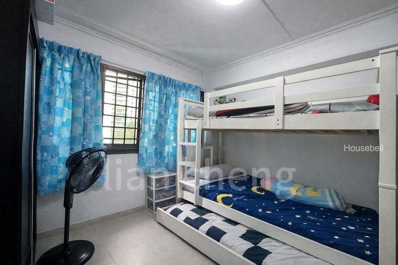 8 Marsiling Drive, S$ 420,000, 968 sqft, HDB - 4 I
