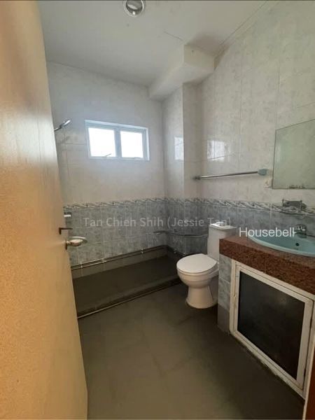 5 Bed Terraced House (Landed) for Sale in  Mugliston Road(5)