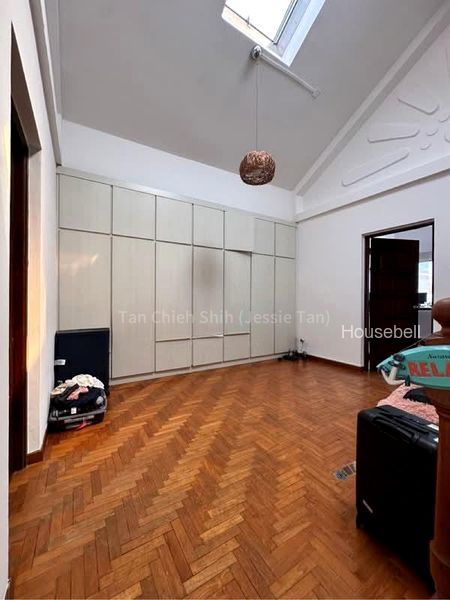 5 Bed Terraced House (Landed) for Sale in  Mugliston Road(6)
