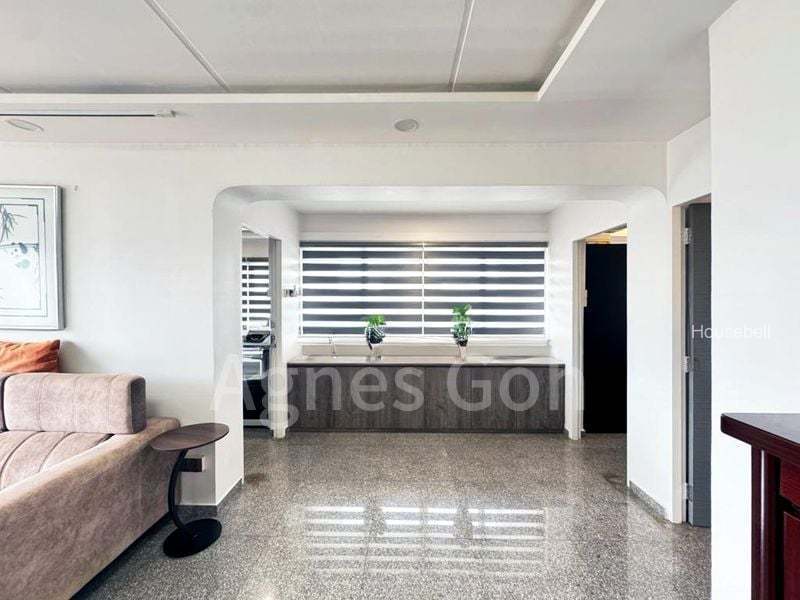 19 Queen's Close(2)