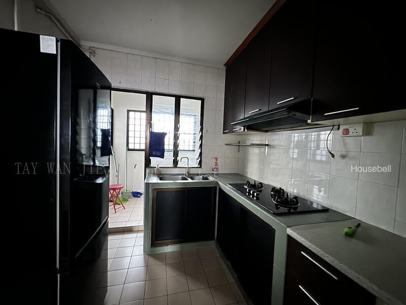 976 Hougang Street 91, S$ 3,400 (可协商价格) /月, 1,076 sqft, 组屋 - 4 A