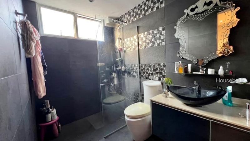 6 Bed Terraced House (Landed) for Sale in  Loyang Besar Close(3)