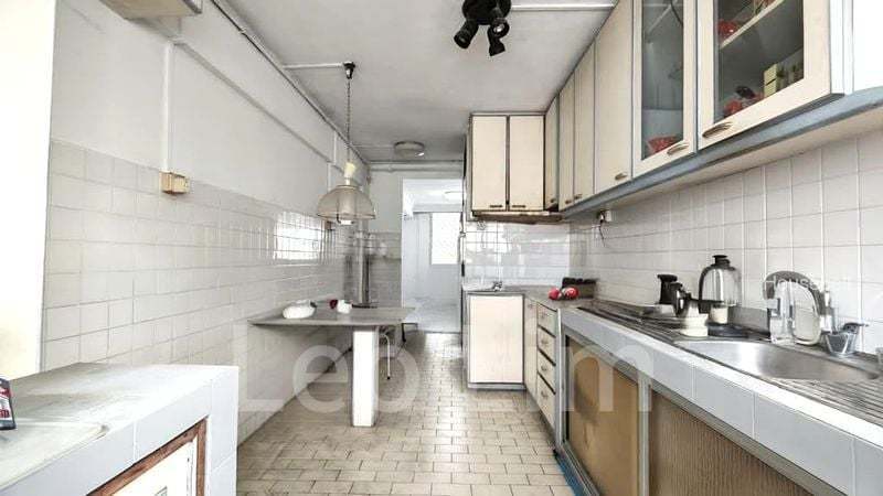 644 Yishun Street 61, S$ 500,000, 893 sqft, HDB - 4 S
