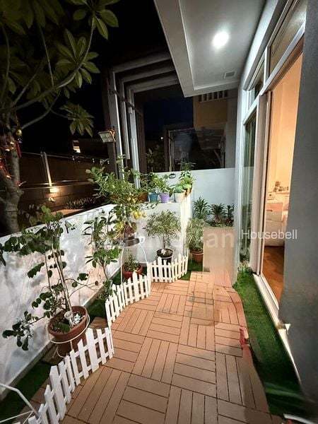 East Village, S$ 950 /mo, 300 sqft, Condos - Condominium