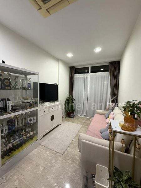 East Village, S$ 950 /mo, 300 sqft, Condos - Condominium