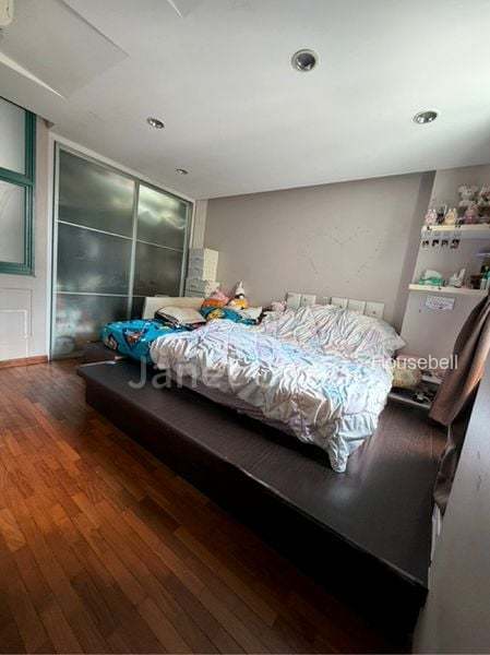 689B Woodlands Drive 75(6)