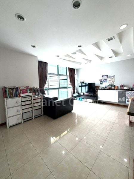689B Woodlands Drive 75(3)