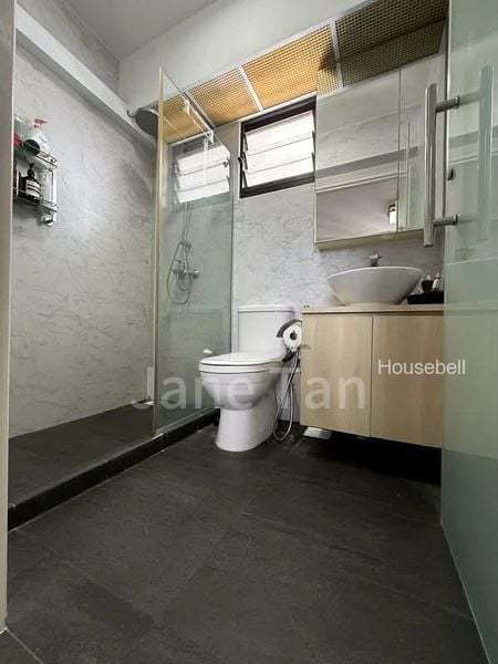 4 Room (4A) HDB for Sale in  33 Ghim Moh Link, S$ 1,210,000, 1,000 sqft, HDB - 4 A
