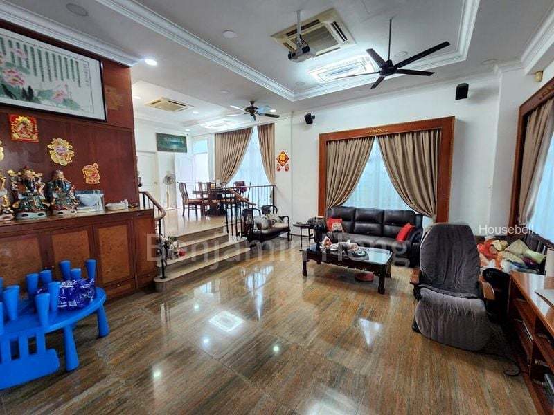 7 Bed Semi-Detached House (Landed) for Sale in  Jalan Serengam