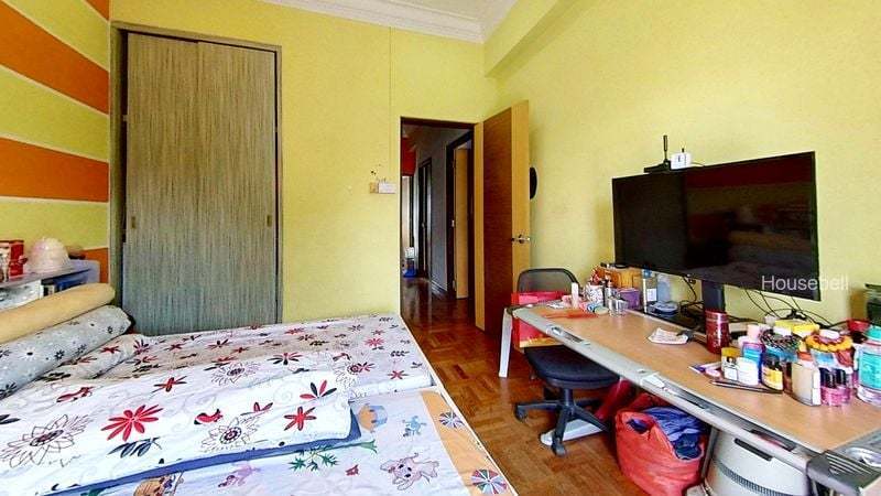 4+1 Bed Corner Terrace (Landed) for Sale in  Happy Avenue East, S$ 4,800,000, 2,401 sqft, Landed - Corner Terrace