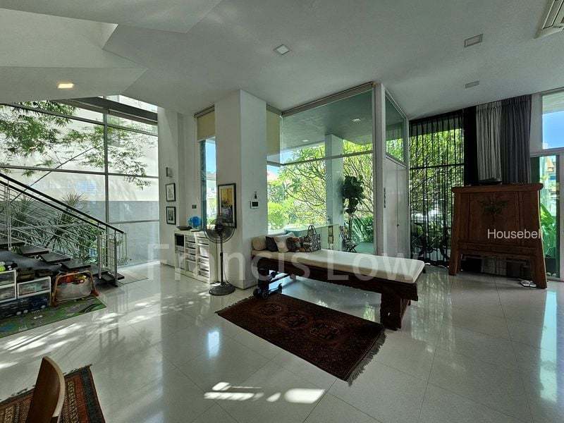 8 Bed Bungalow (Landed) for Sale in  Wareham Road, S$ 16,500,000, 6,514 sqft, Landed - Bungalow House