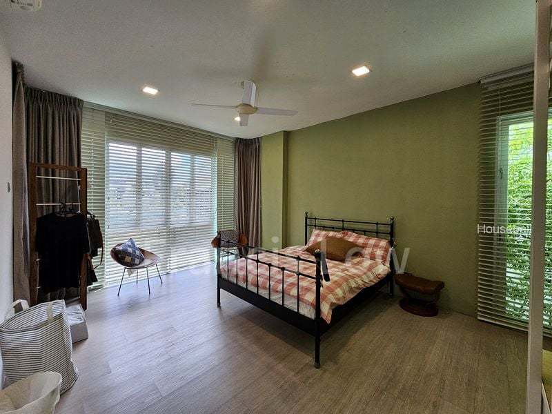 8 Bed Bungalow (Landed) for Sale in  Wareham Road, S$ 16,500,000, 6,514 sqft, Landed - Bungalow House