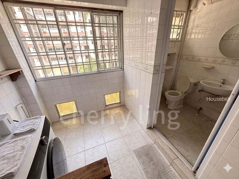 321 Tampines Street 33, S$ 670,000, 1,367 sqft, HDB - 5 I