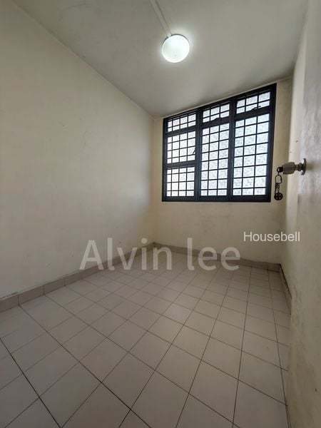 2 Room (2I) HDB for Sale in  8 Jalan Kukoh(4)