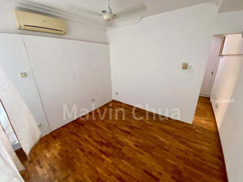 Bungalow for Room Rent: Jalan Raya(5)