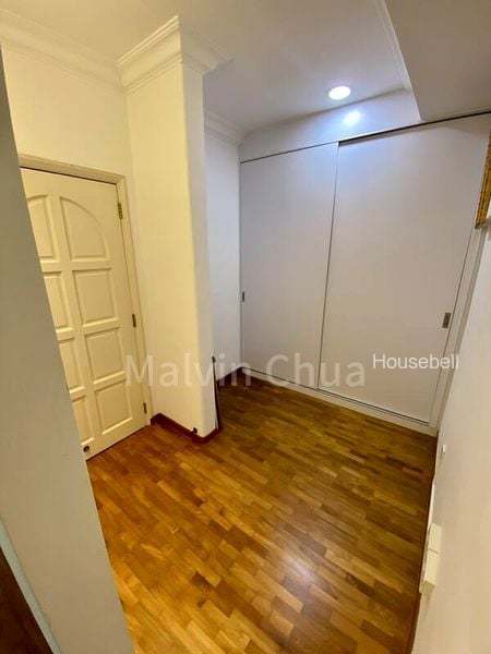 Bungalow for Room Rent: Jalan Raya, S$ 1,600 /mo, 200 sqft, Landed - Bungalow House