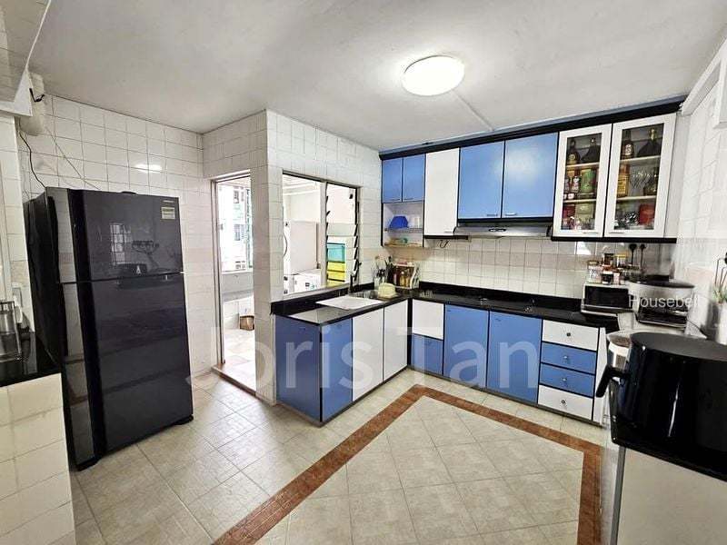 733 Jurong West Street 73(4)