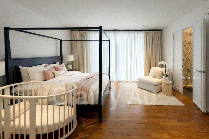 4+1 Bed Semi-Detached House (Landed) for Sale in  Highland Close, S$ 6,950,000, 2,448 sqft, Landed - Semi-Detached House