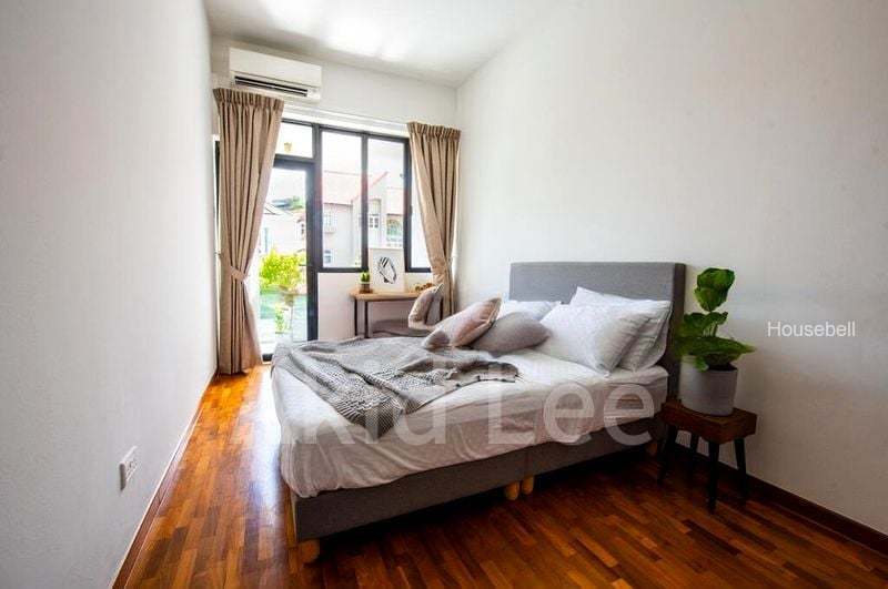 Terraced House for Room Rent: Jalan Singa, S$ 1,700 /mo, 130 sqft, Landed - Terraced House
