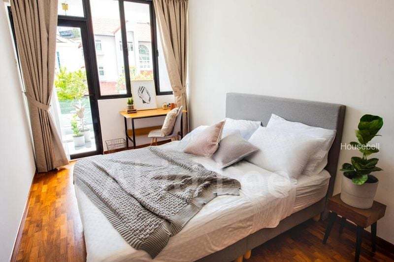 Terraced House for Room Rent: Jalan Singa, S$ 1,700 /mo, 130 sqft, Landed - Terraced House
