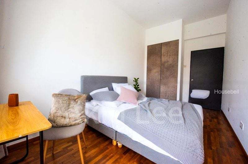 Terraced House for Room Rent: Jalan Singa, S$ 1,700 /mo, 130 sqft, Landed - Terraced House