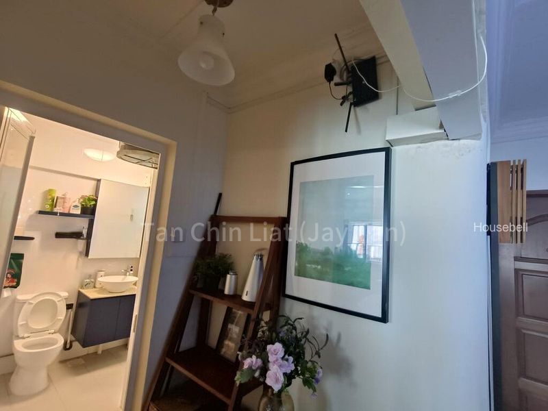 535 Bukit Batok Street 52, S$ 980 /mo, 100 sqft, HDB - 4 A