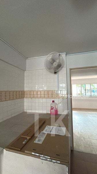 303 Woodlands Street 31, S$ 3,300 /mo, 905 sqft, HDB - 4 NG