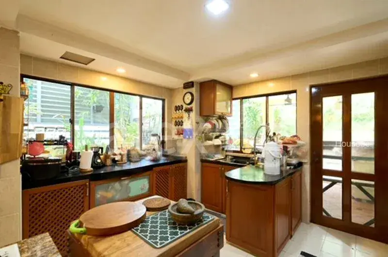4 Bed Corner Terrace (Landed) for Sale in  New Upper Changi Road(6)