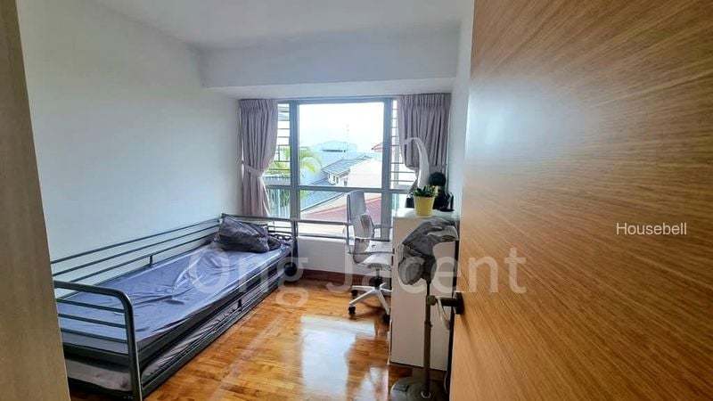 5-Room HDB for Room Rent: 168A Simei Lane