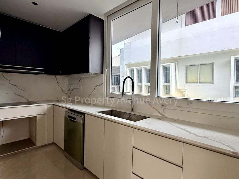 6 Bed Corner Terrace (Landed) for Sale in  Jalan Baiduri, S$ 8,980,000, 2,458 sqft, Landed - Corner Terrace