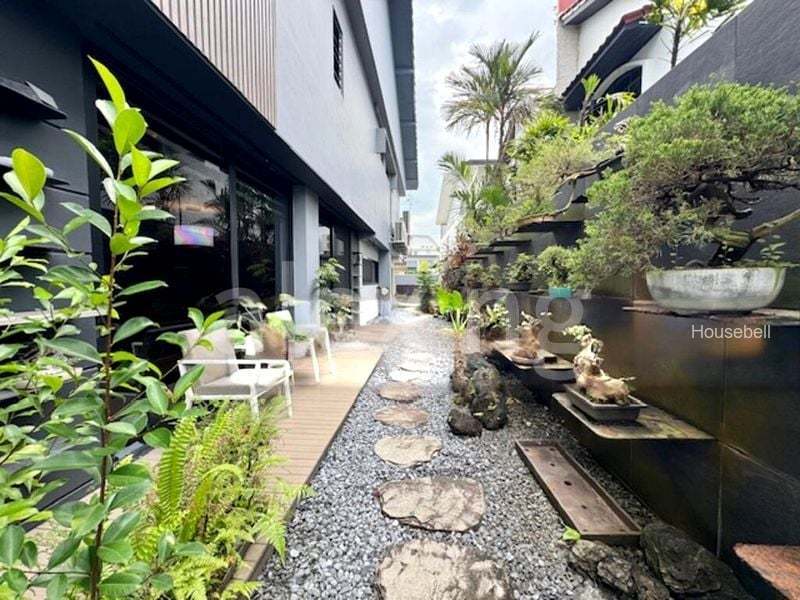 6 Bed Semi-Detached House (Landed) for Sale in  The Brooks II(1)