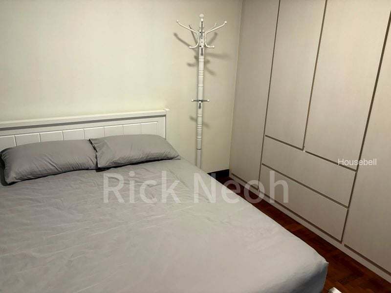 4 Holland Close, S$ 3,599 /mo, 700 sqft, HDB - 3 I