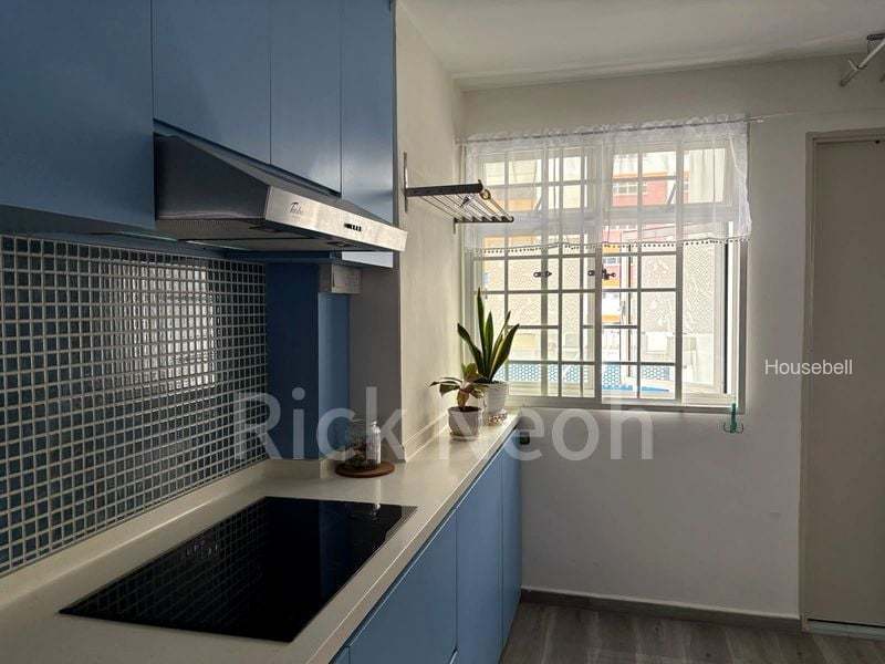 4 Holland Close, S$ 3,599 /mo, 700 sqft, HDB - 3 I