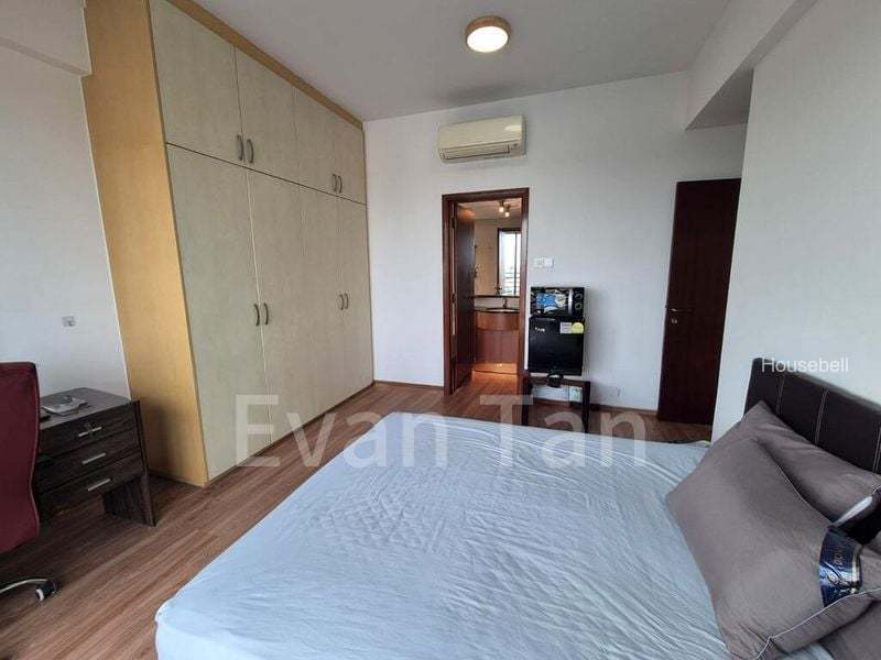 Terraced House for Room Rent: Master Room Near Kembangan MRT!, S$ 1,850 /mo, 250 sqft, Landed - Terraced House