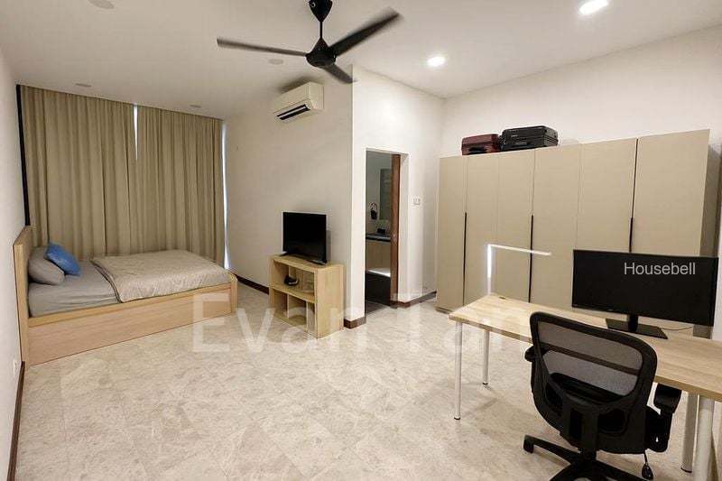 Terraced House for Room Rent: Master Room Near Kembangan MRT!, S$ 1,850 /mo, 250 sqft, Landed - Terraced House