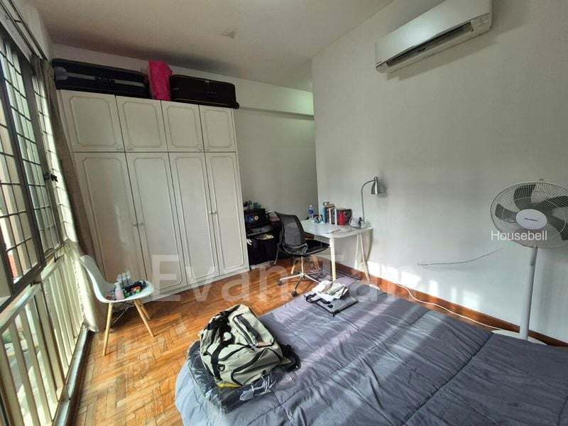 Terraced House for Room Rent: Master Room Near Kembangan MRT!(3)