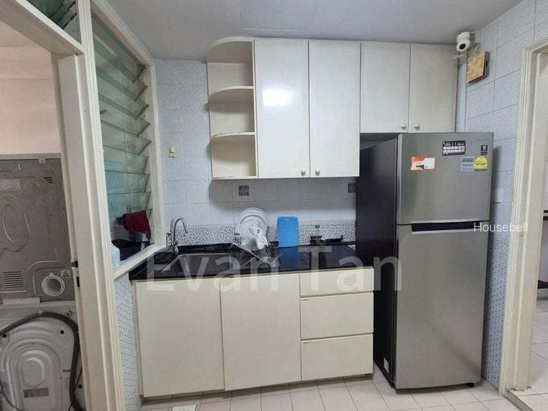 Terraced House for Room Rent: Master Room Near Kembangan MRT!(1)
