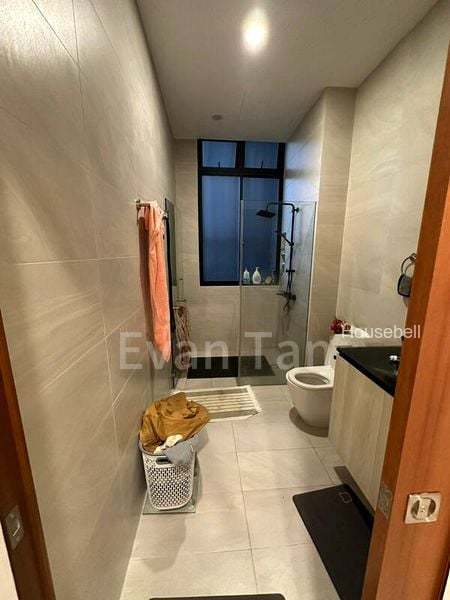 Terraced House for Room Rent: Master Room Near Kembangan MRT!, S$ 1,850 /mo, 250 sqft, Landed - Terraced House