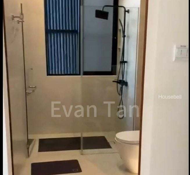 Terraced House for Room Rent: Master Room Near Kembangan MRT!, S$ 1,850 /mo, 250 sqft, Landed - Terraced House