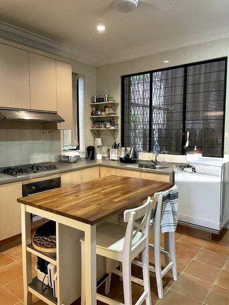 4 Bed Cluster House (Landed) for Rent in  Louis Garden(5)