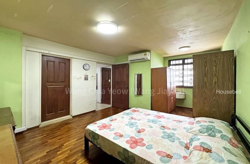 272B Jurong West Street 24(6)