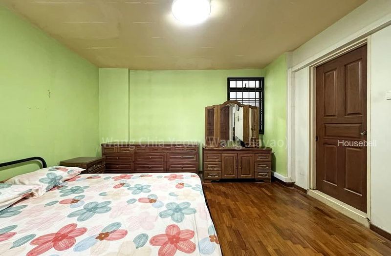 272B Jurong West Street 24(5)