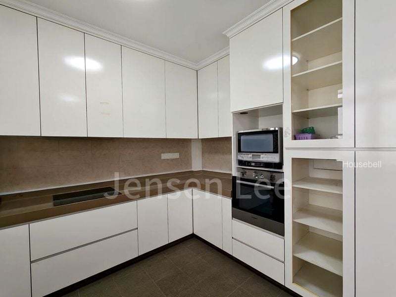 6 Bed Bungalow (Landed) for Rent in  Petir Road(4)
